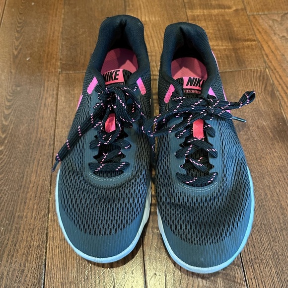 NIKE Women's Flex Experience - Training Running Shoes - Picture 9 of 13